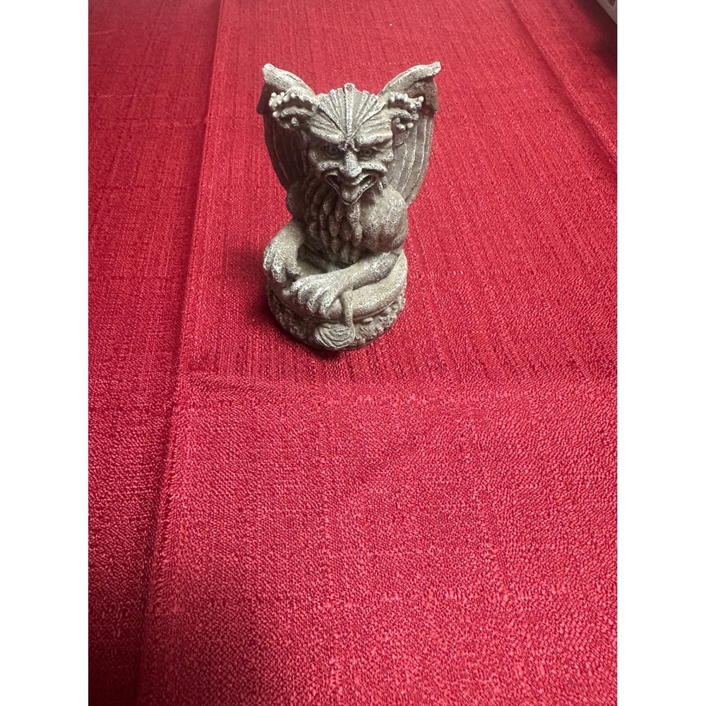 Vintage 1996 International Resourcing Services Hawk Creature Gargoyle Statue